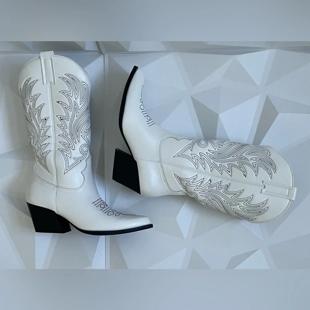 🤍ivory women's boots women’s 
Size: 6 - Picture 8 of 12